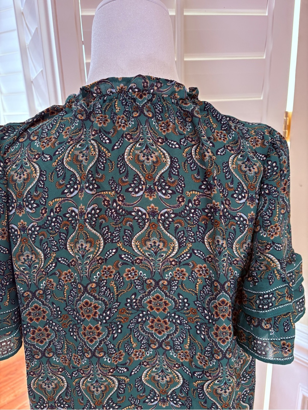 Max Studio Green Paisley Ruffle Neck Blouse - Picture 7 of 10